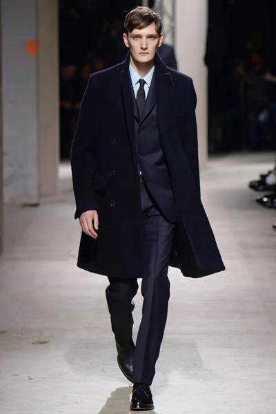 Look 12